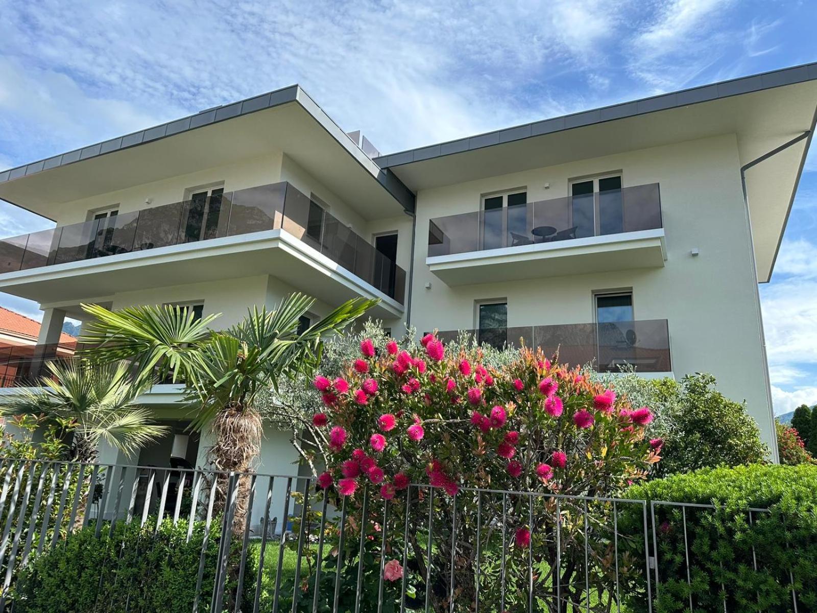 Residence Villa Dalila - Appartamento Dalila ريفا ديل غاردا المظهر الخارجي الصورة